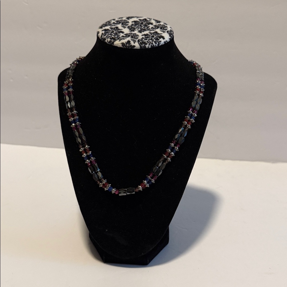 51.  Garnet bead necklace + bracelet with black magnetic.